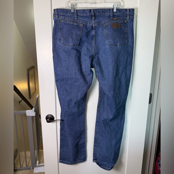 Wrangler Men's 47 Regular Advanced Comfort Stretch Mid Rise Regular Fit Tapered - Picture 4 of 6